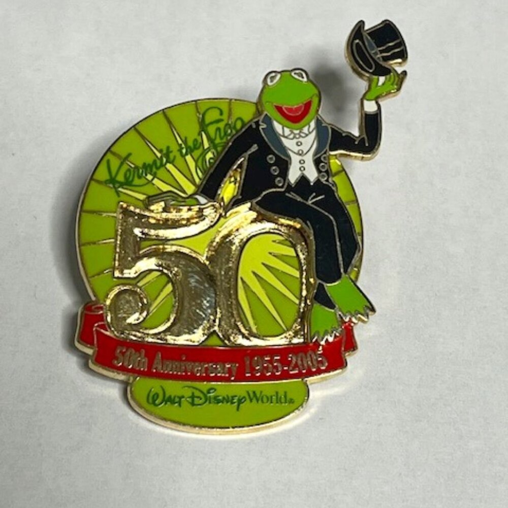 Disney World Kermit The Frog 50th Anniversary 1955-2005 Lapel Hat Vest Pin